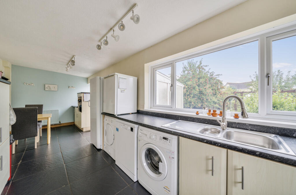 1353244-7-68c1761...