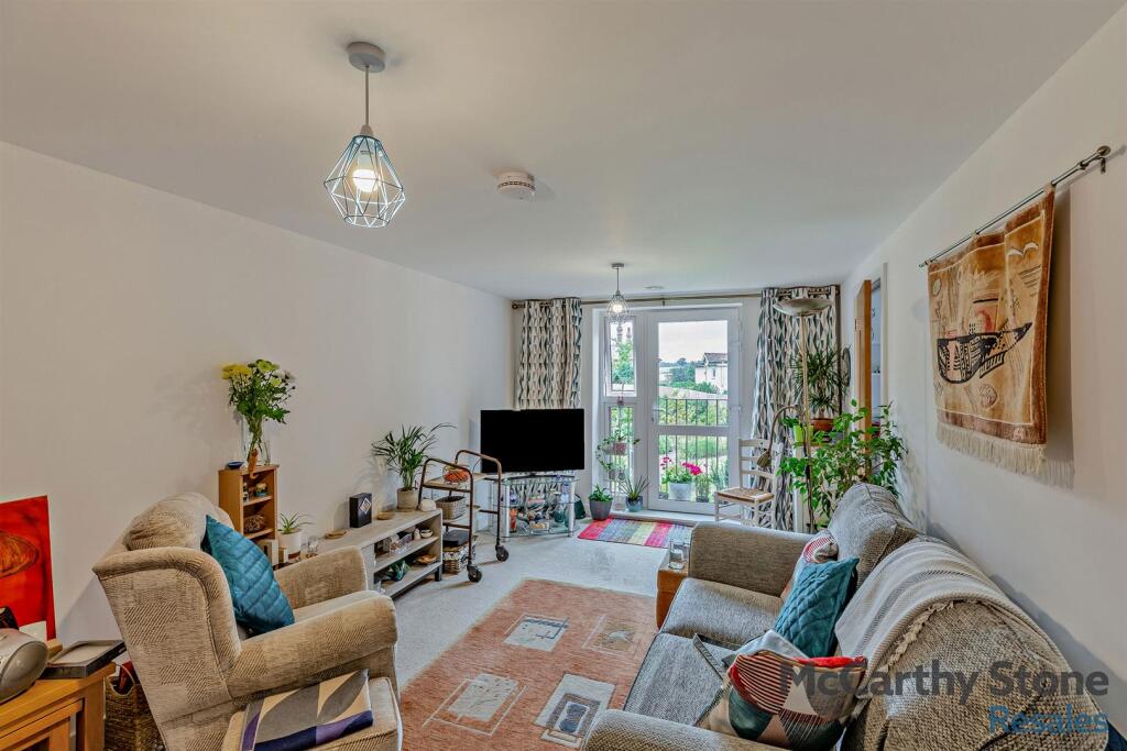 8660042-interior01-800.jpg