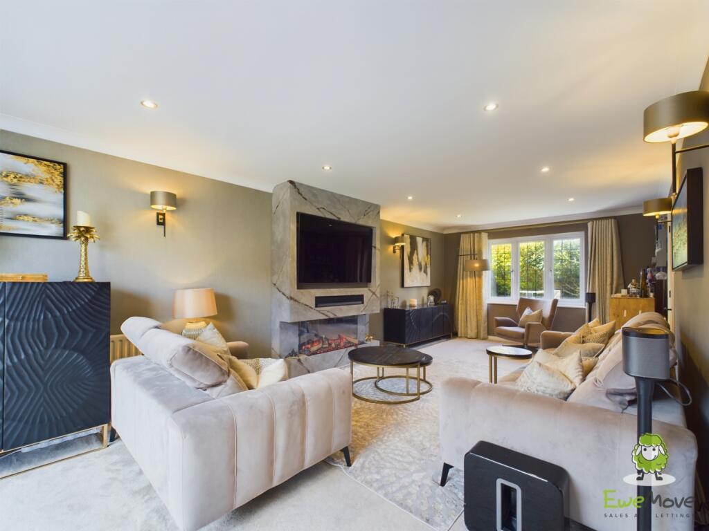 CAM03778G0-PR0171-STILL015