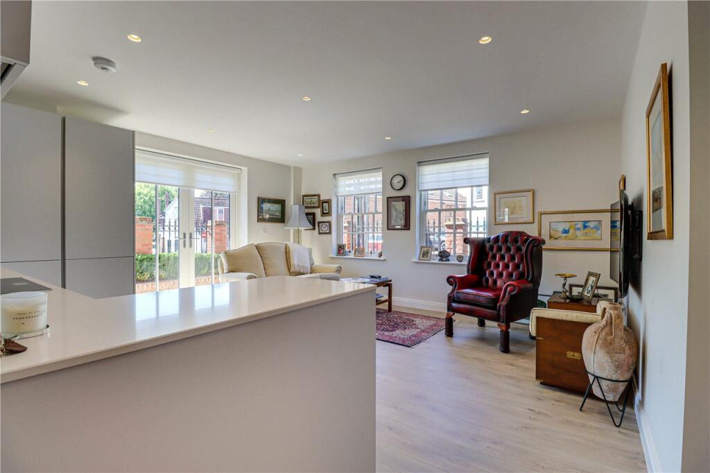 Lounge/Kitchen