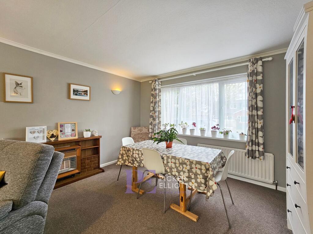 Lounge - dining room