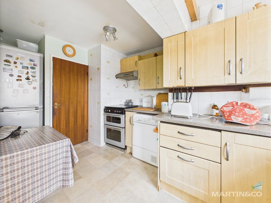 CAM03111G0-PR0328...