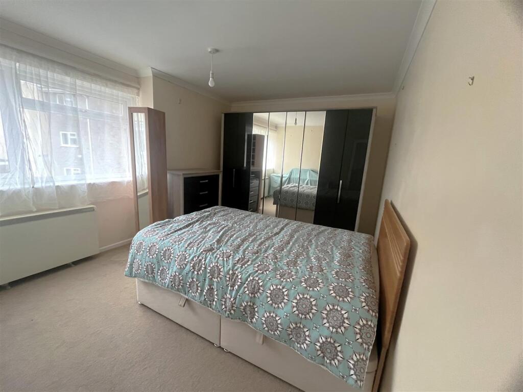 Bedroom1..jpg