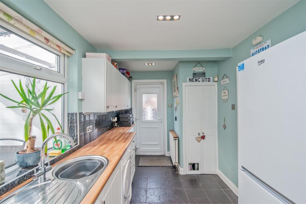 Fitted Kitchen:
