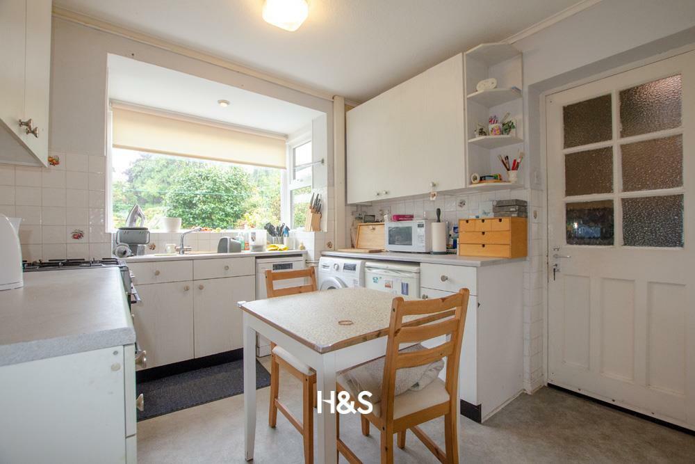57 Station Road - Kitchen.jpg
