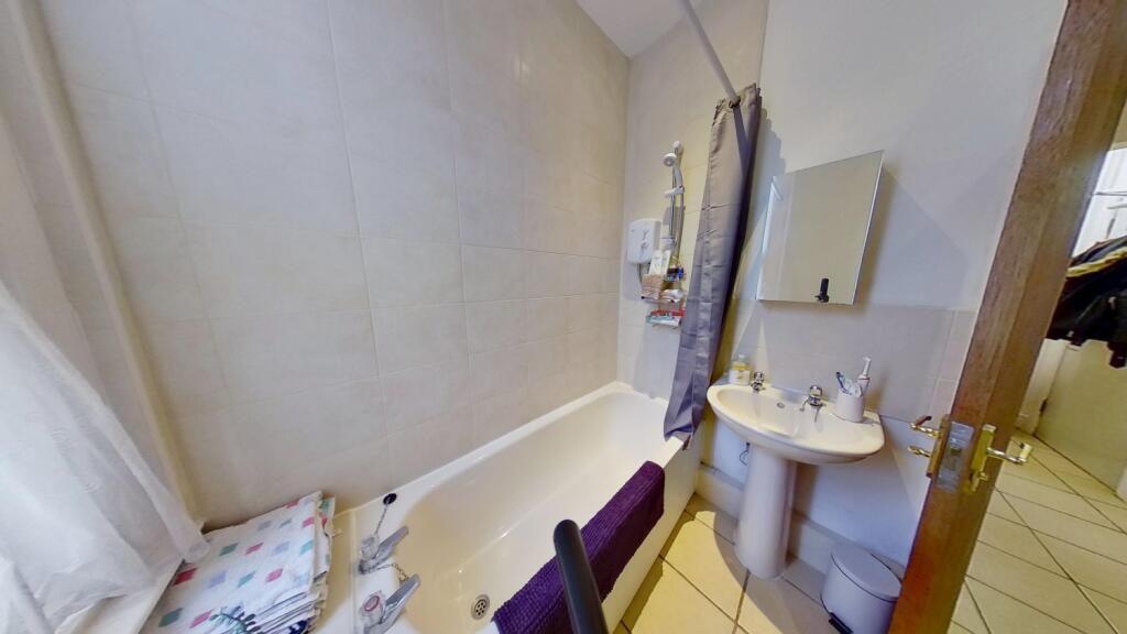 Flat-1-44-Addison-Street-03202025_141641
