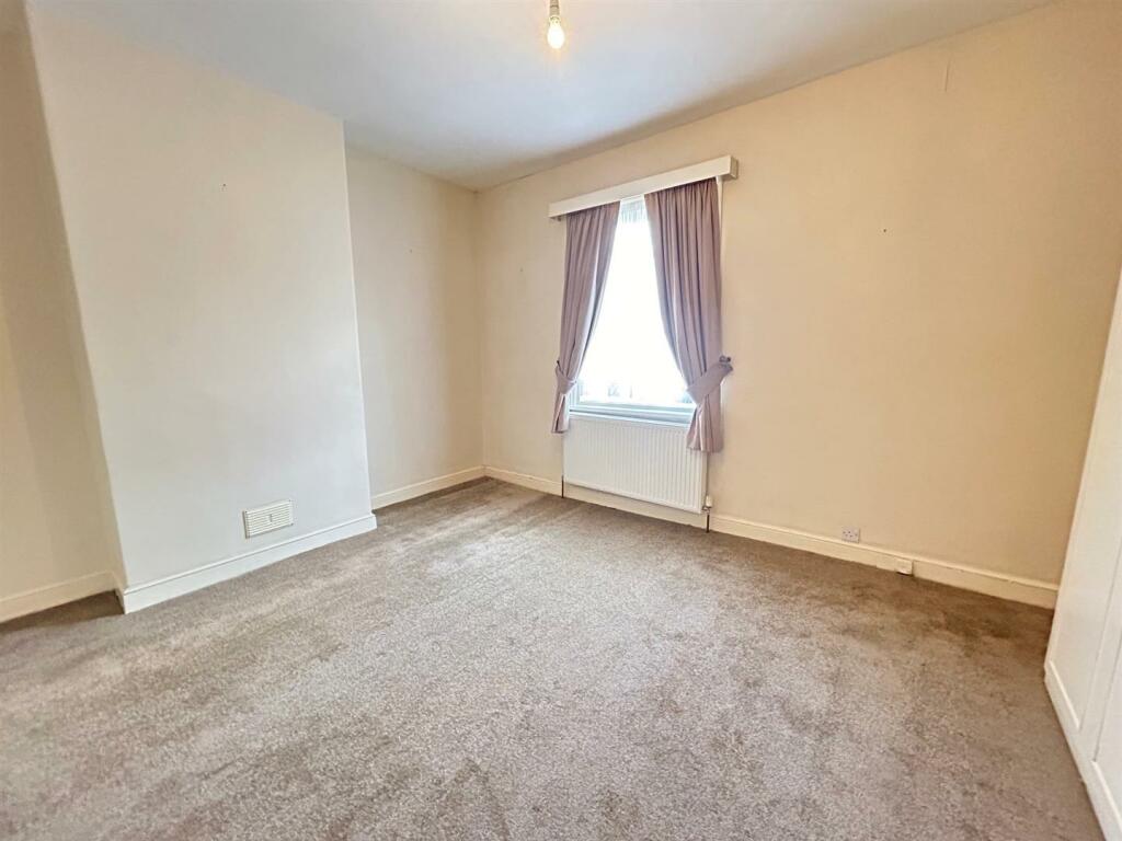bedroom 1 2.jpg