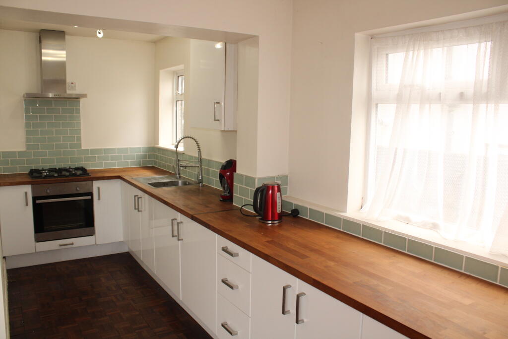 Kitchen Area (1)