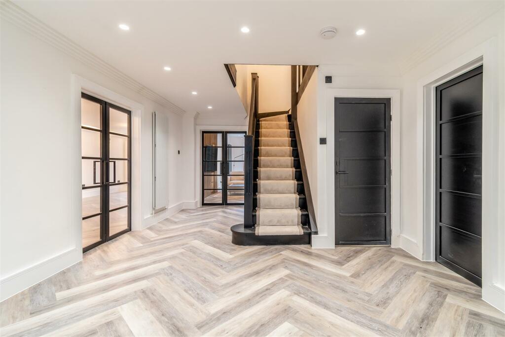 8628166-interior09.jpg