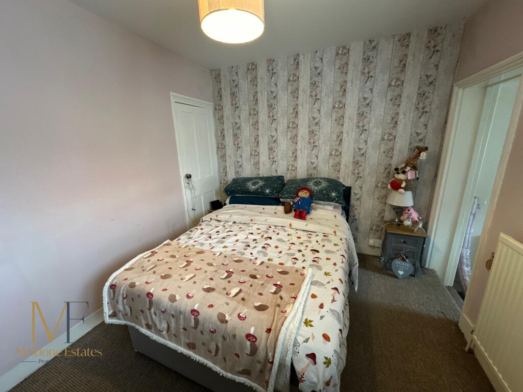 Bedroom_1.JPG