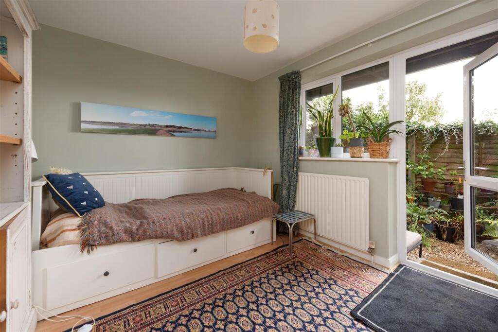 Island Wall, Whistable