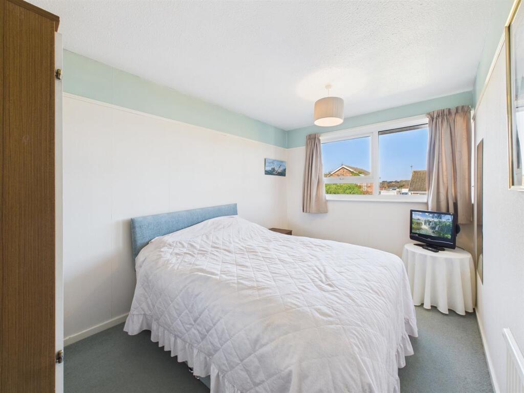 Bedroom: