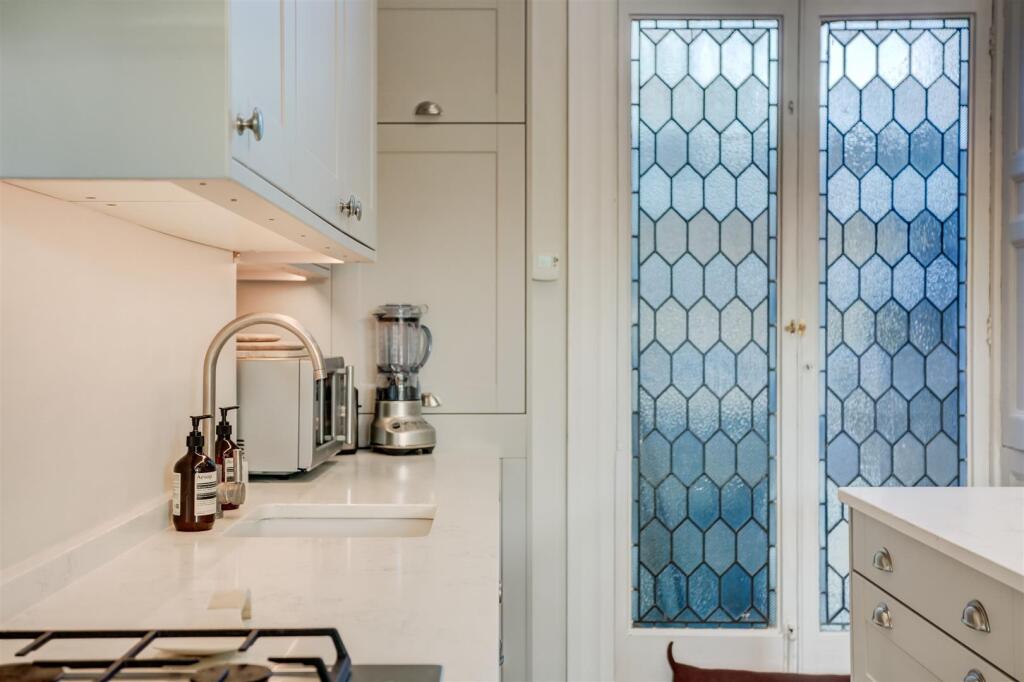 Kitchen 9.jpg
