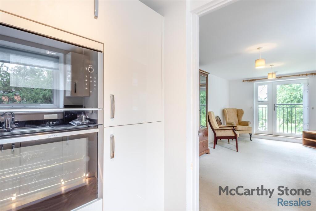 8657850-interior16.jpg