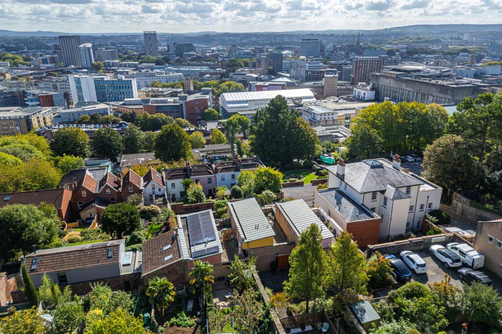 The Penthouse, 12 Kingsdown Parade, Bristol, BS6 5