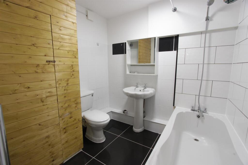 Bathroom.JPG