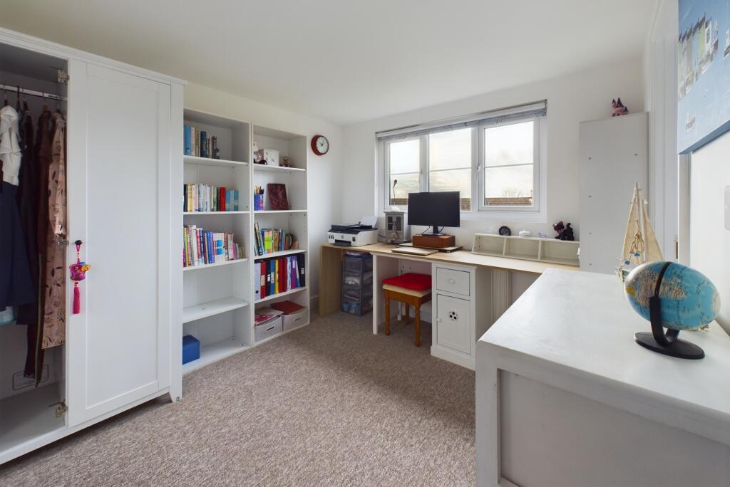 CAM02545G0-PR0334-STILL035