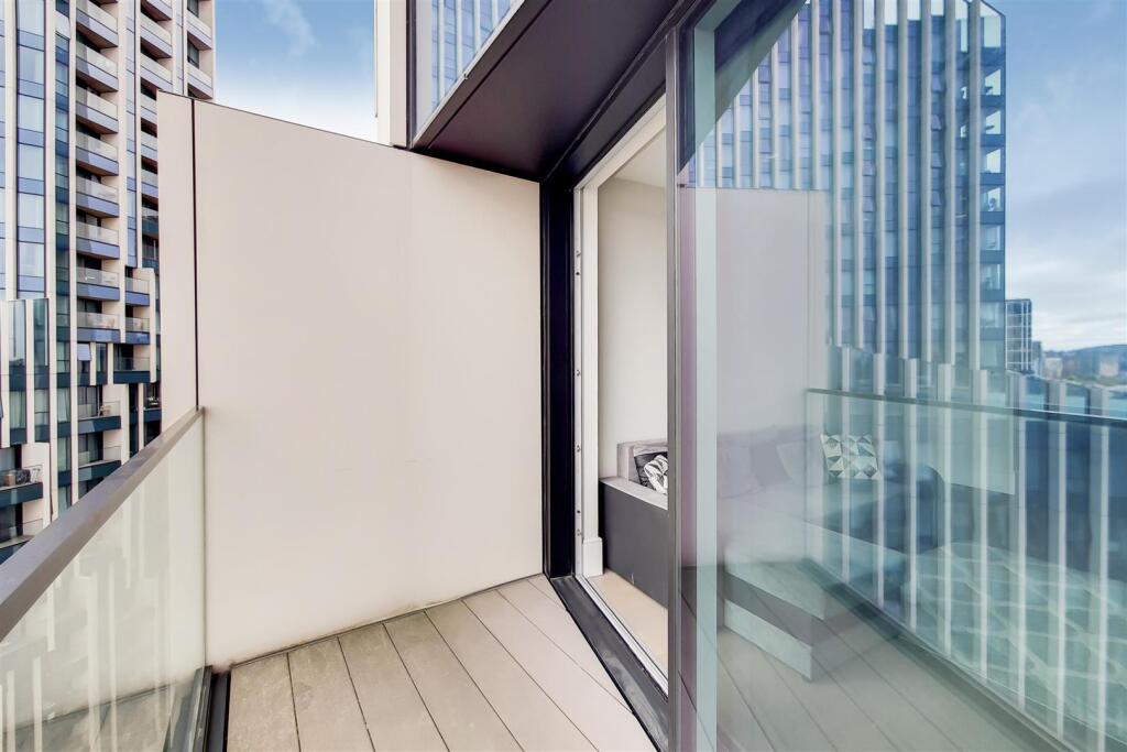 3_Balcony-0.jpg
