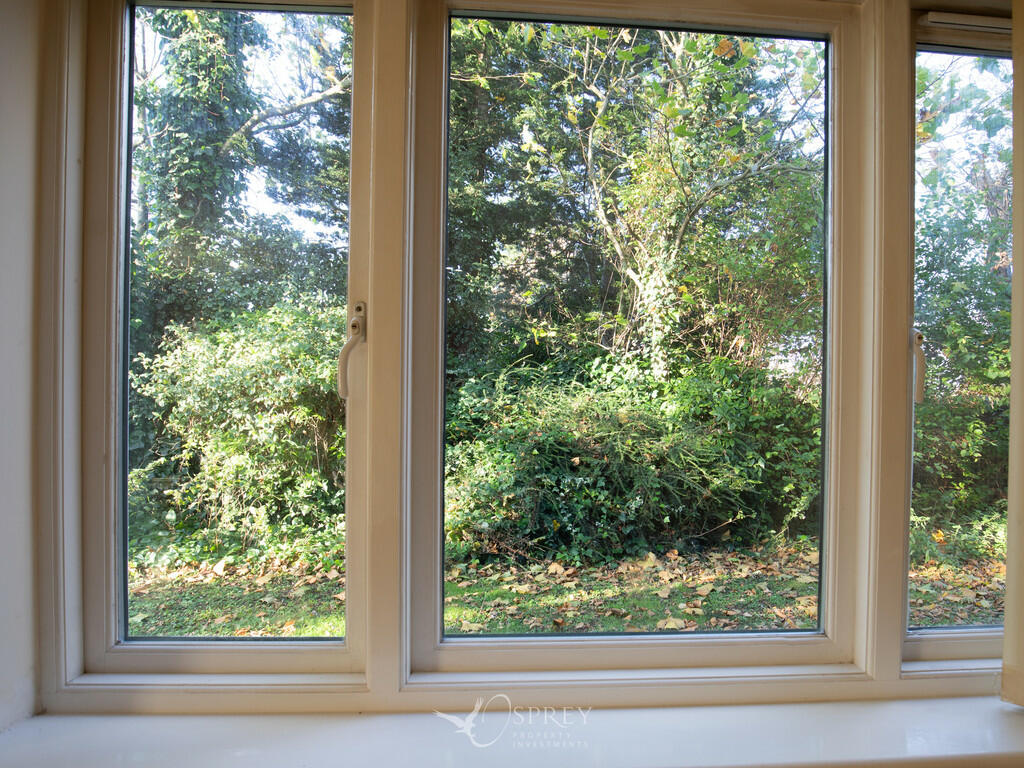 2 Trinity Lounge ...