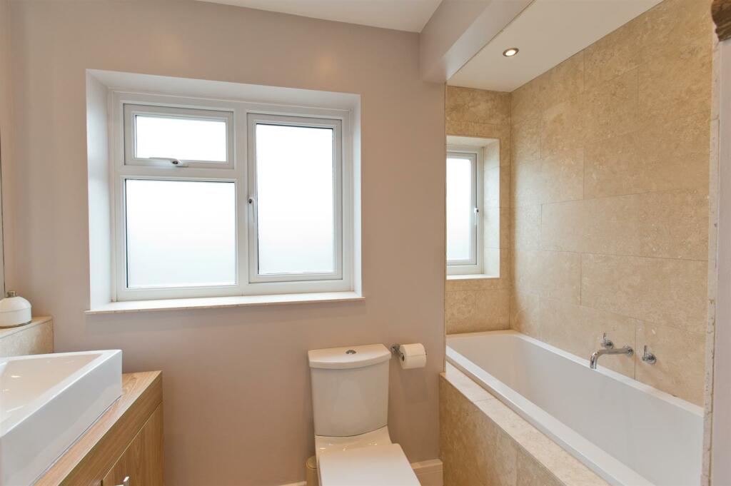 FAMILY BATHROOM