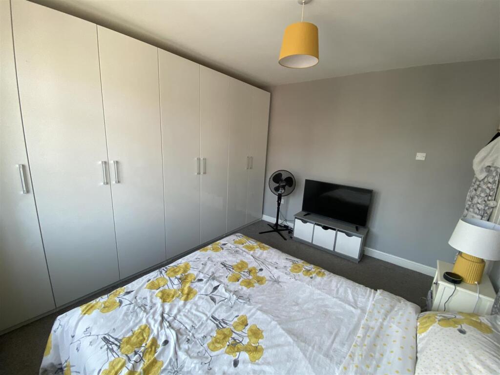 Bedroom no.1 front double: