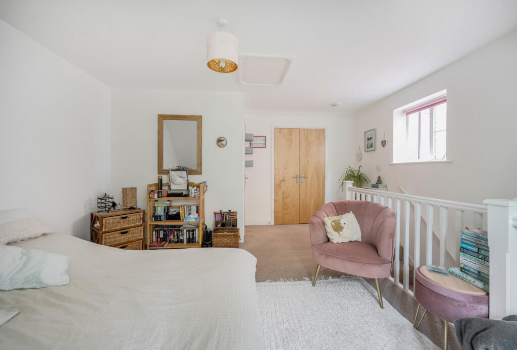 1299750-12-683049...