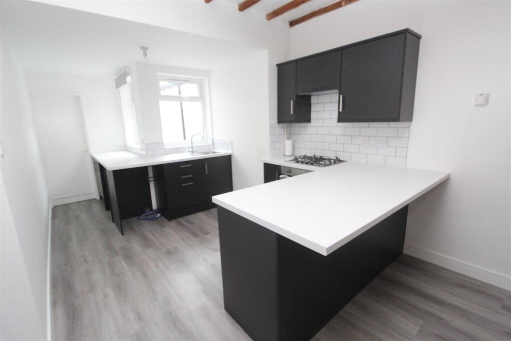 33 Leicester Road kitchen two.jpeg