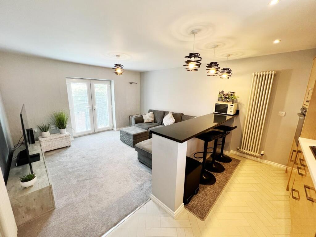 Lounge/Kitchen