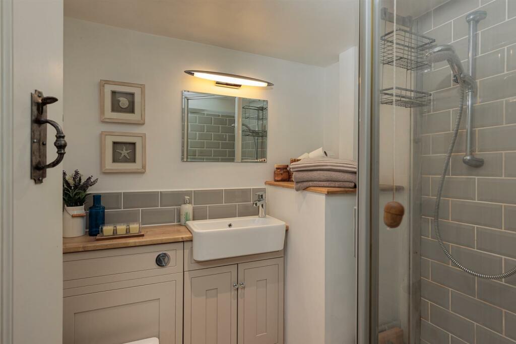 Master Bedroom En-Suite