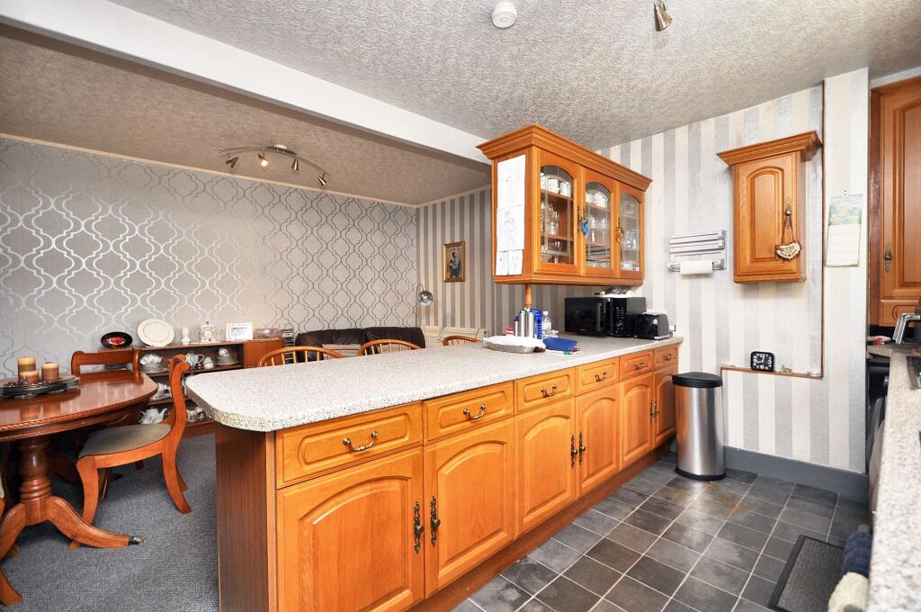 Kitchen/ Dining Area