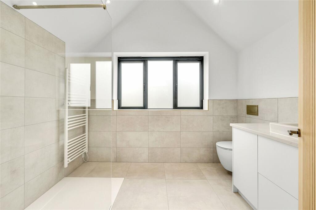 2 Bathrooms