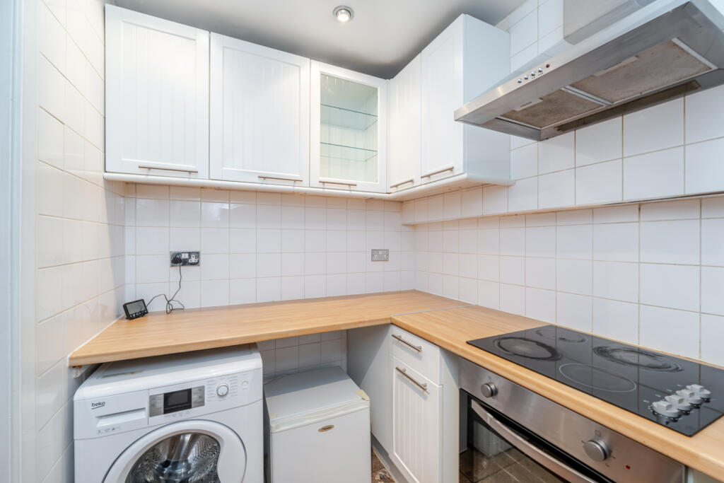 Flat3-2,2KennowayDr-14