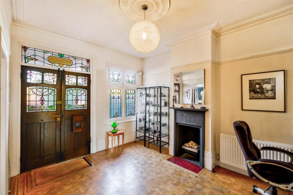 52, Felstead Road-38 ALTERED.jpg