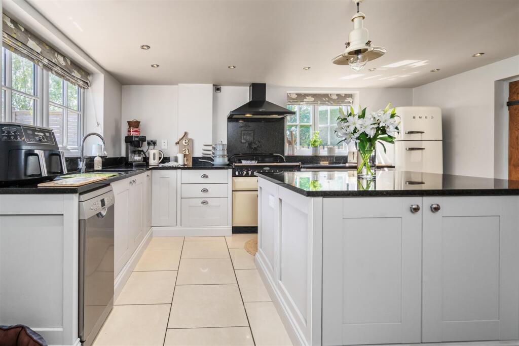 2 Canal Cottage_24.jpg