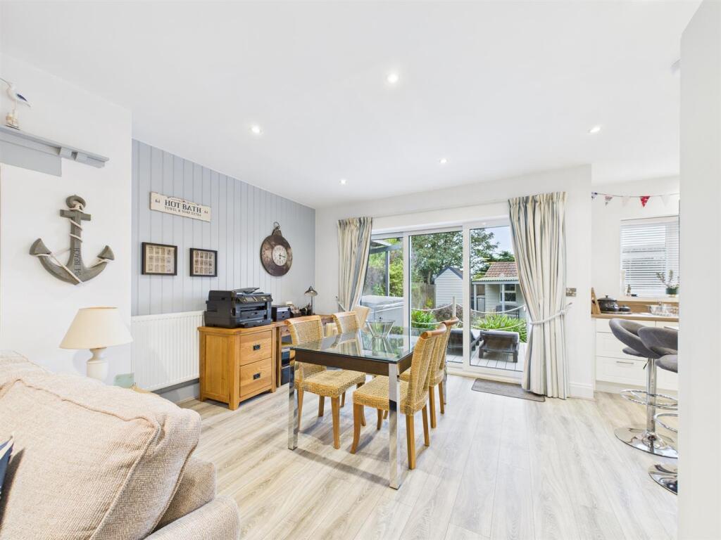 Open Plan Living/Dining Area