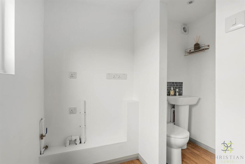 Utility &amp; Downstairs WC