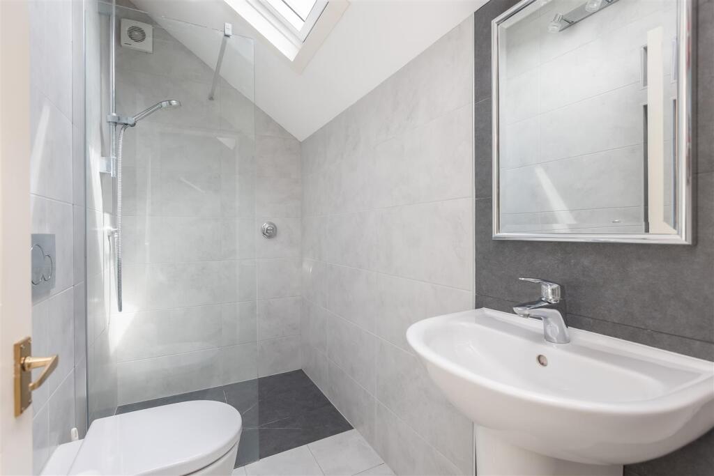Corner Cottage Shower Room.jpg