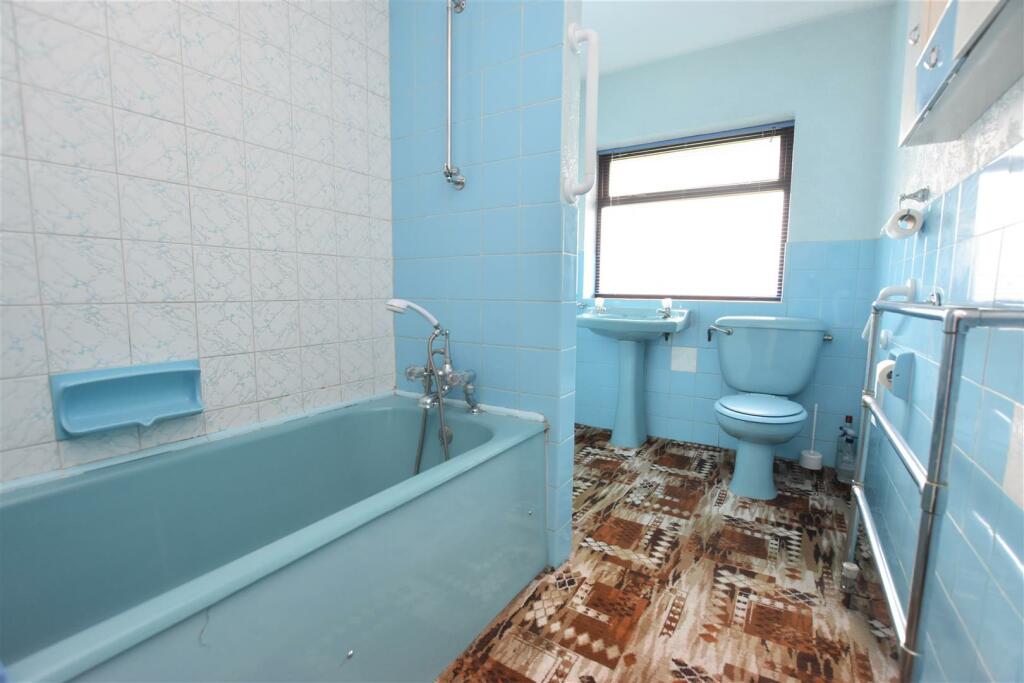 Bathroom.jpg