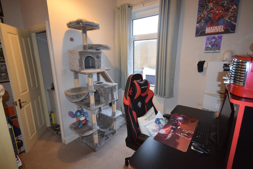 BEDROOM 2