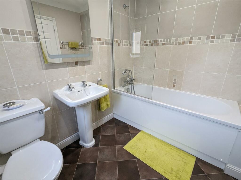 Bathroom.jpg