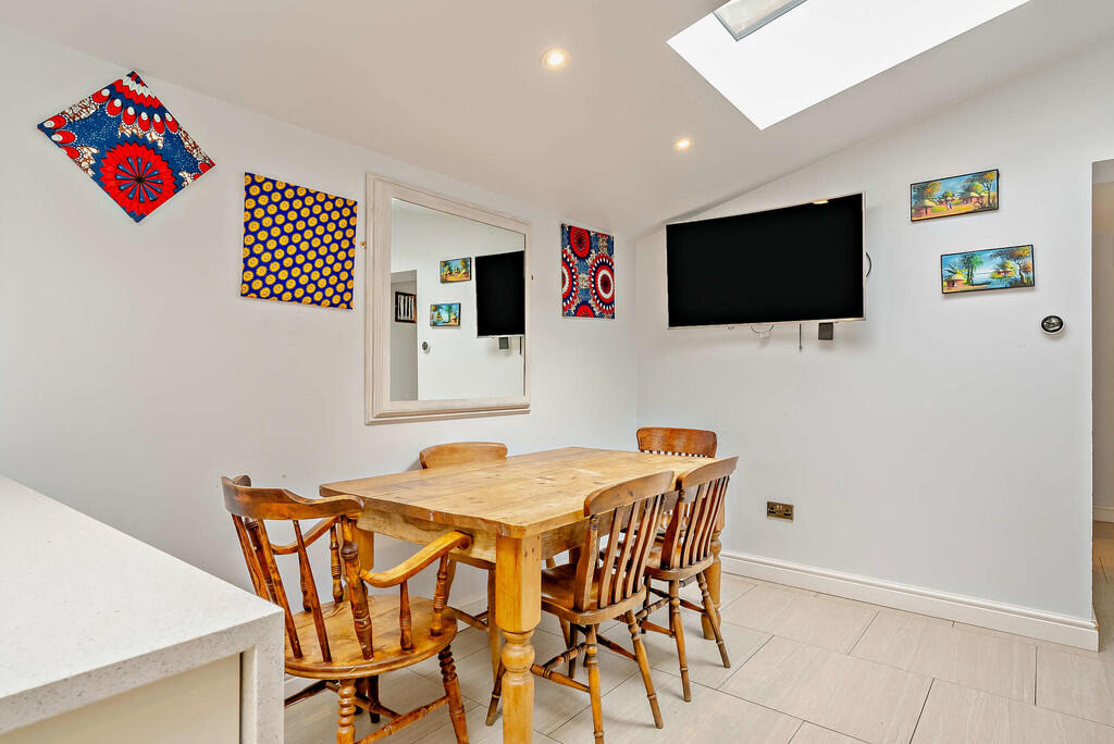 8651804-interior2...