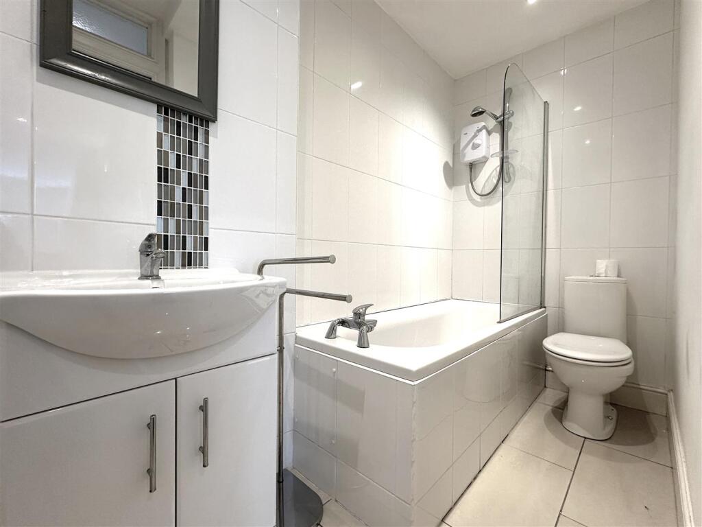 Bathroom 2 Online .jpg