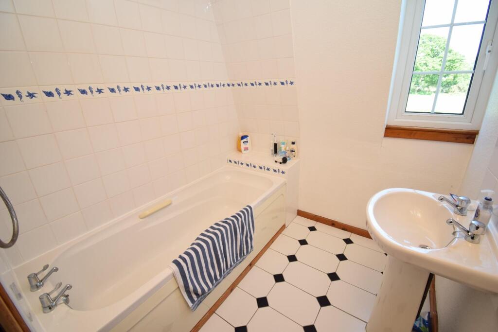 Bathroom.JPG