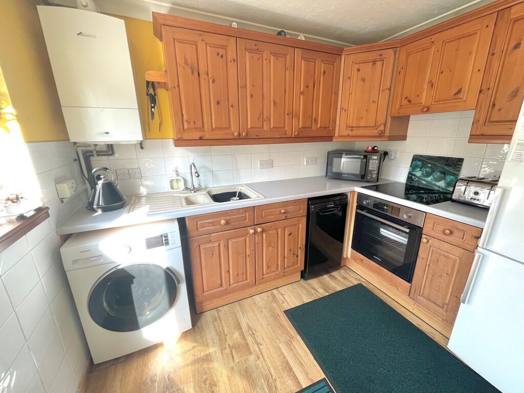 19 Biscay Close K...