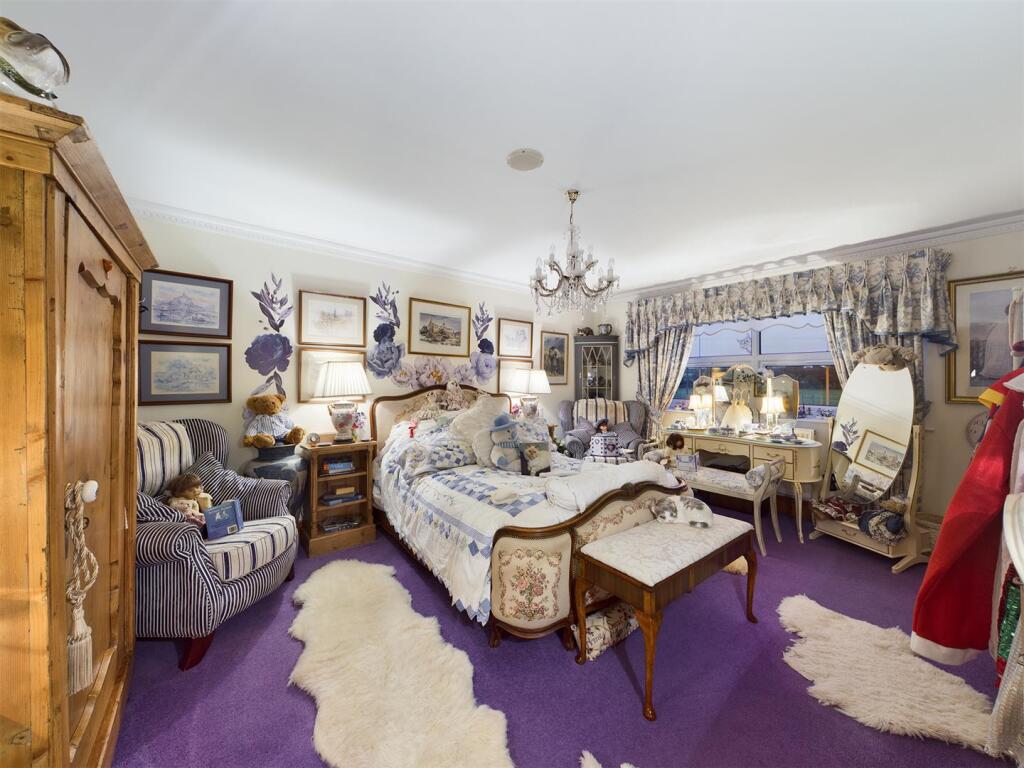 Bedroom: