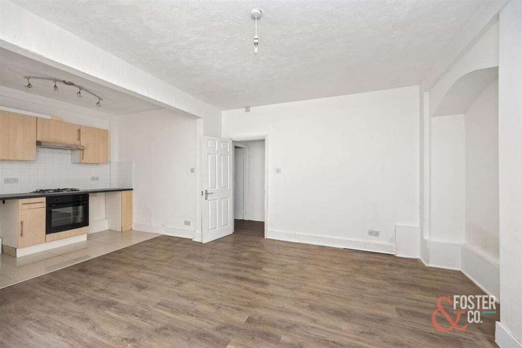 St Aubyns 18, Flat 1-007.jpg