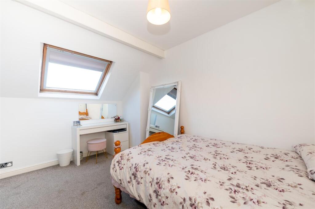 49 Hurcott Road - internal-8.JPG