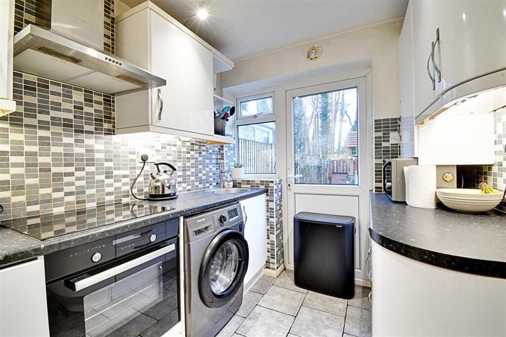 Kitchen 1.jpg