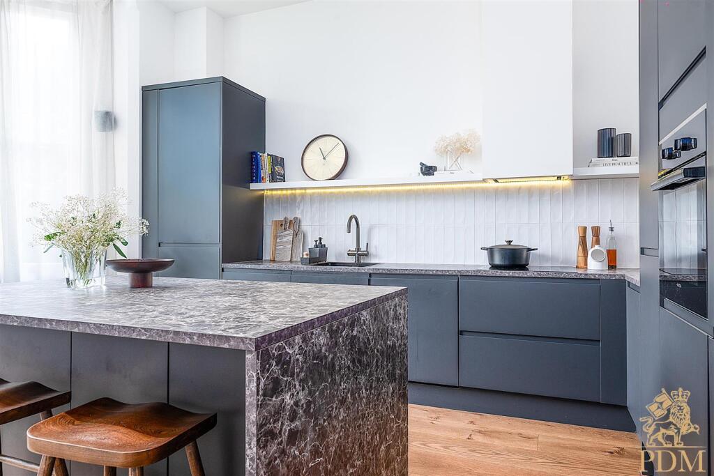 Apt 2, 14 Magdala Rd Mapperley (8 of 34).jpg