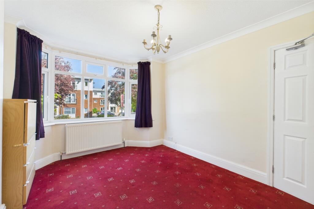 CAM03162G0-PR0261-STILL008